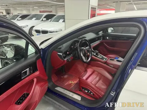 2019 Porsche Panamera 2