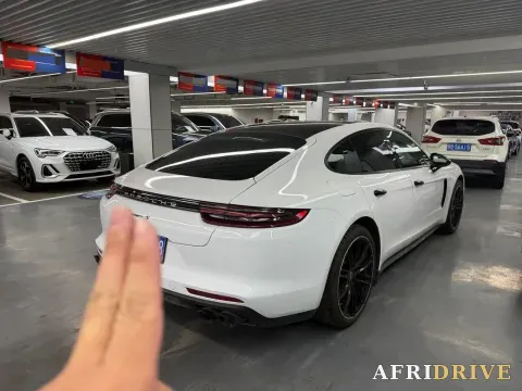 2019 Porsche Panamera 4