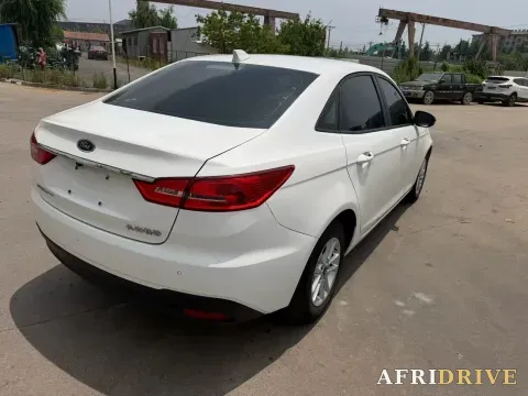 2019 Ford Escort 5