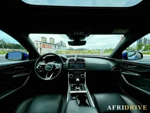 2020 Jaguar XEL 5