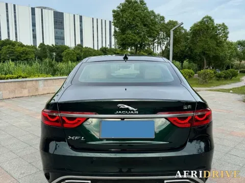 2025 Jaguar XFL 8
