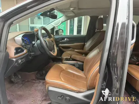 2017 Chrysler Pacifica 6