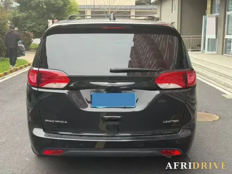 2017 Chrysler Pacifica 8