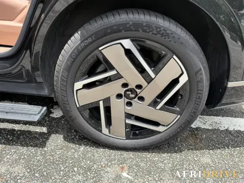 2025 ONVO L90 10