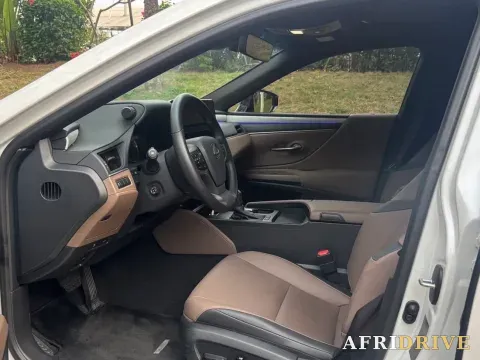 2025 Lexus ES 4