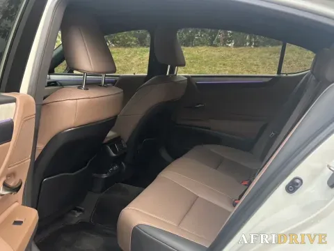 2025 Lexus ES 6