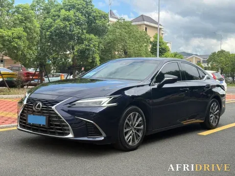 2025 Lexus ES