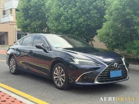 2025 Lexus ES 3