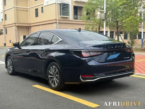 2025 Lexus ES 8