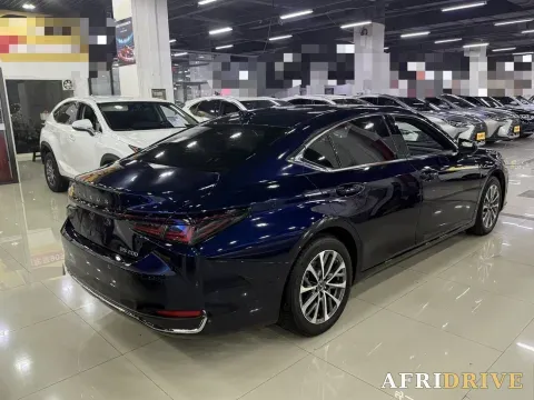 2025 Lexus ES 6