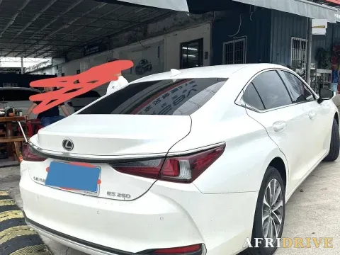 2023 Lexus ES 4