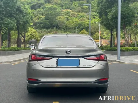 2021 Lexus ES 7