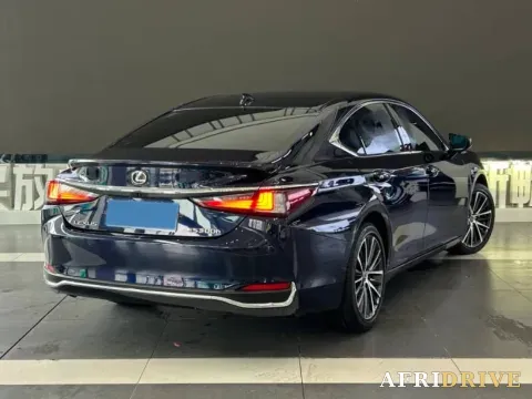 2025 Lexus ES 5