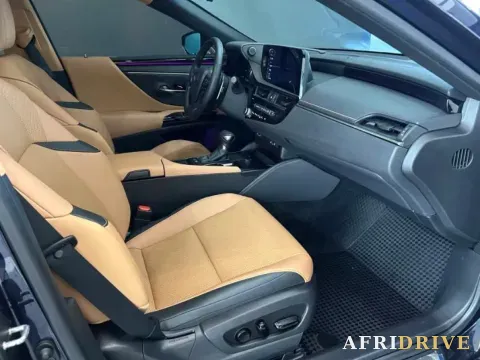 2025 Lexus ES 7