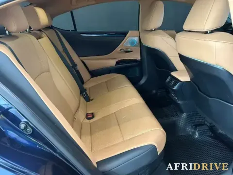 2025 Lexus ES 8