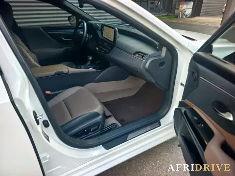 2022 Lexus ES 3
