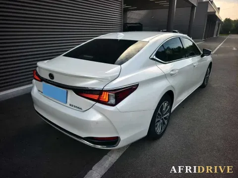 2022 Lexus ES 4