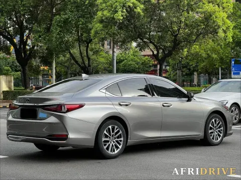 2022 Lexus ES 11