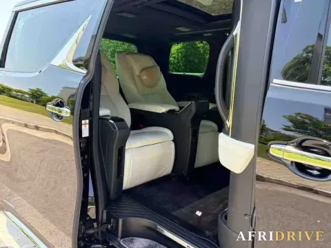 2020 Lexus LM 5