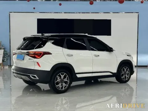 2021 Kia KX3 4