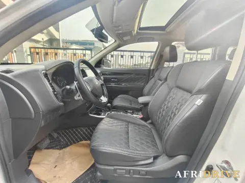 2021 Mitsubishi Outlander 5