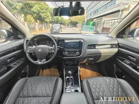 2021 Mitsubishi Outlander 7
