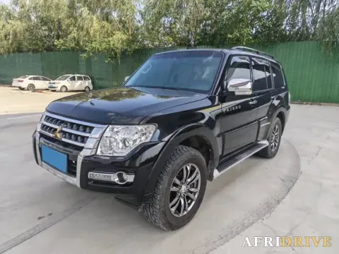 2018 Mitsubishi Pajero