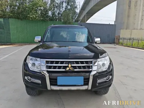 2018 Mitsubishi Pajero 2