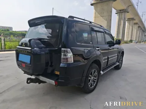 2018 Mitsubishi Pajero 4
