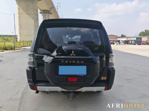2018 Mitsubishi Pajero 5