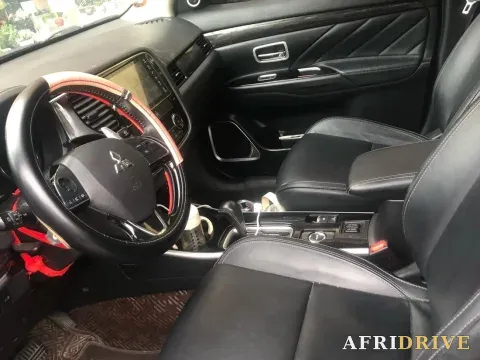 2019 Mitsubishi Outlander 2