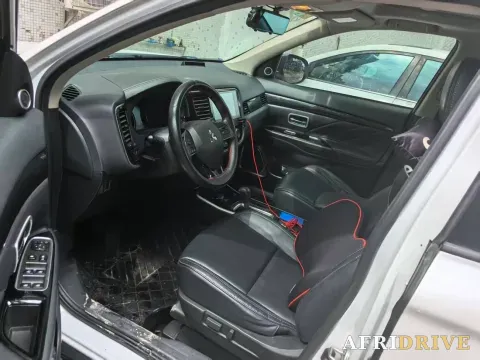 2019 Mitsubishi Outlander 2