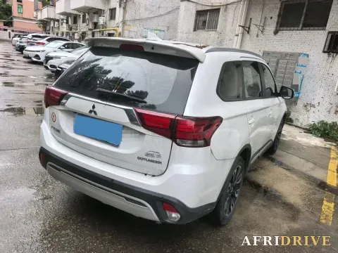2019 Mitsubishi Outlander 7