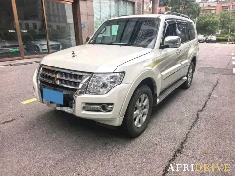2018 Mitsubishi Pajero