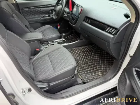 2021 Mitsubishi Outlander 5