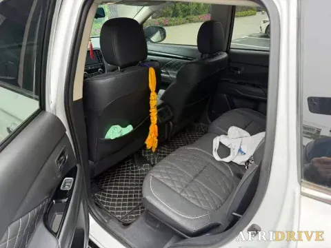 2021 Mitsubishi Outlander 6