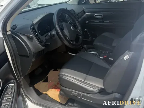 2019 Mitsubishi Outlander 2