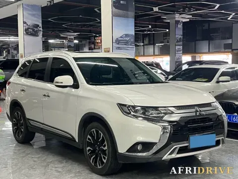 2020 Mitsubishi Outlander 2