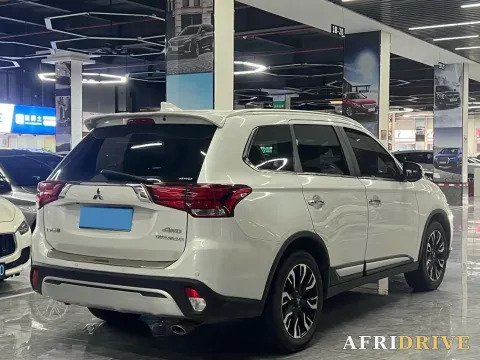 2020 Mitsubishi Outlander 8
