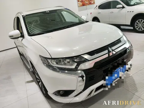 2021 Mitsubishi Outlander 4