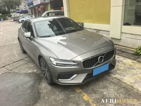 2022 Volvo S60 3