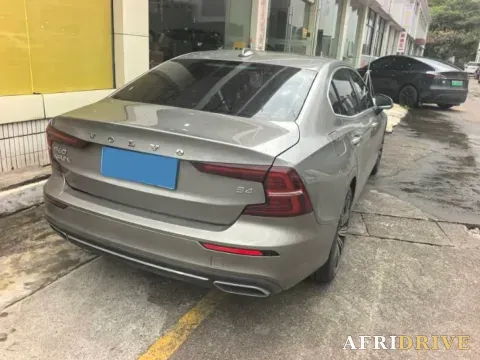 2022 Volvo S60 6