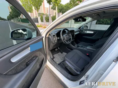 2021 Volvo XC40 3