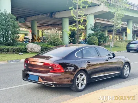 2020 Volvo S90 9