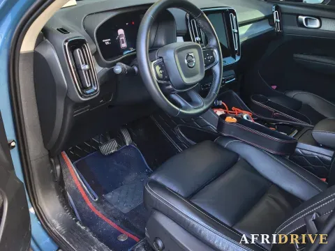 2023 Volvo XC40 5