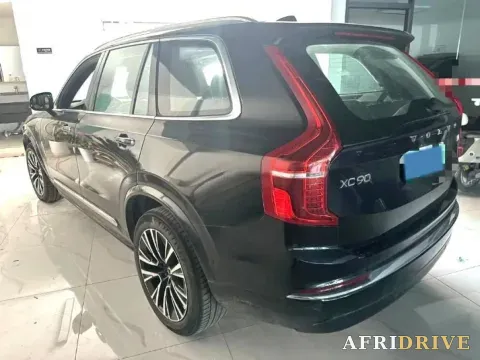 2023 Volvo XC90 PHEV 5