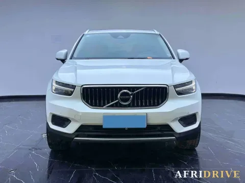 2021 Volvo XC40 2