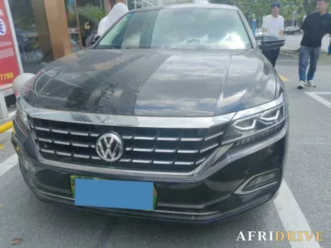 2019 Volvo V40 2