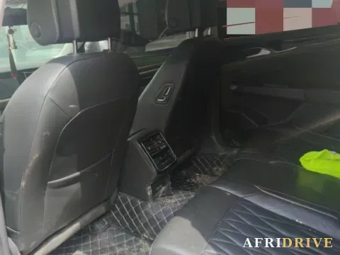 2019 Volvo V40 5