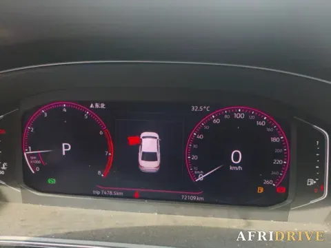 2019 Volvo V40 8